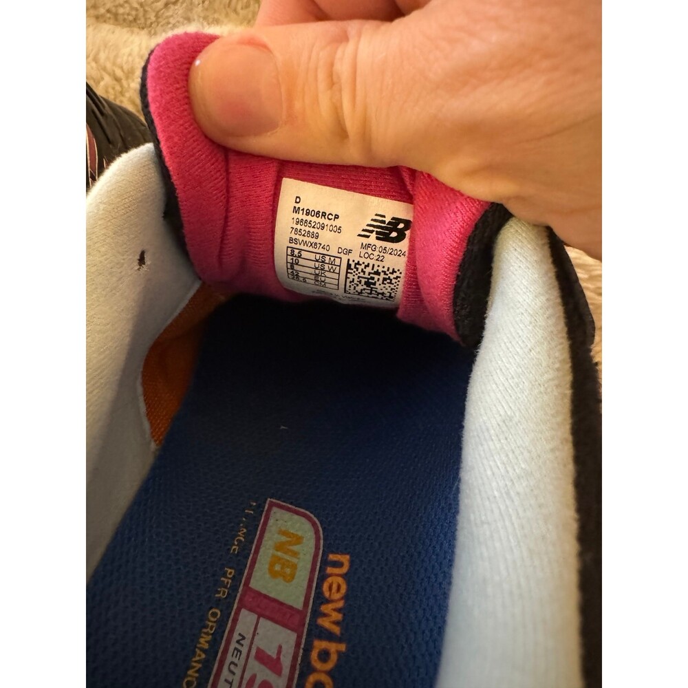 New Balance - Picture 7 of 7